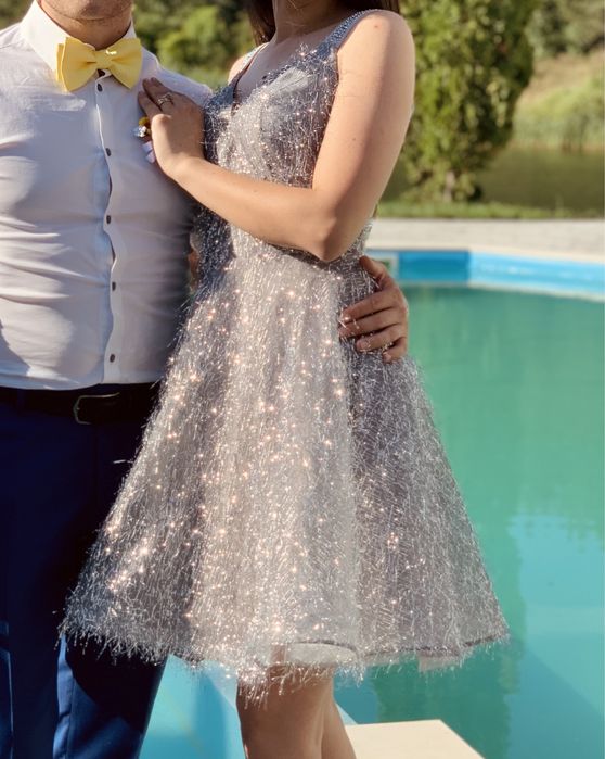 Блестяща къса рокля