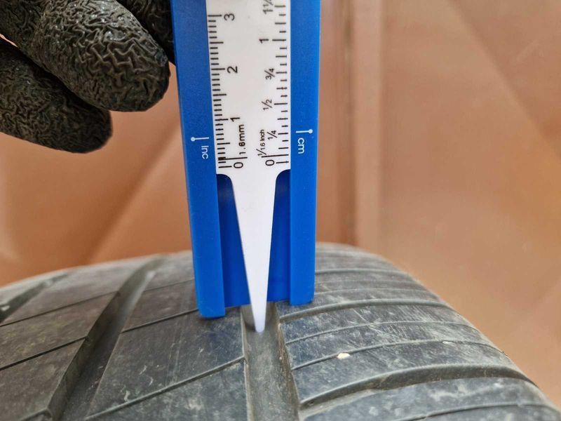 2 Goodyear R17 205/55
летни гуми
DOT1119