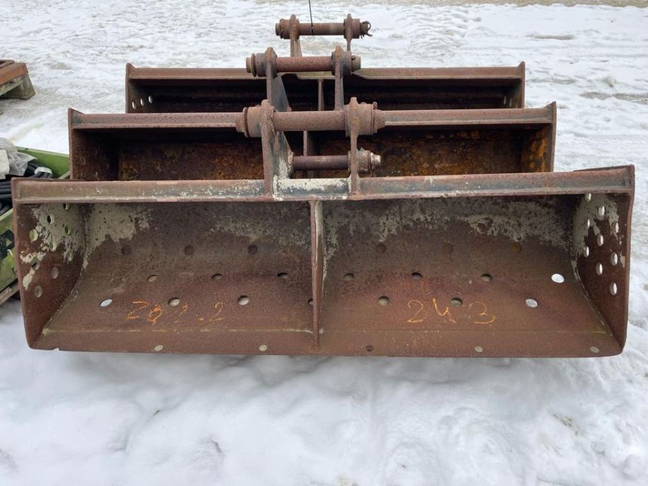 Cupa taluz buldoexcavator JCB