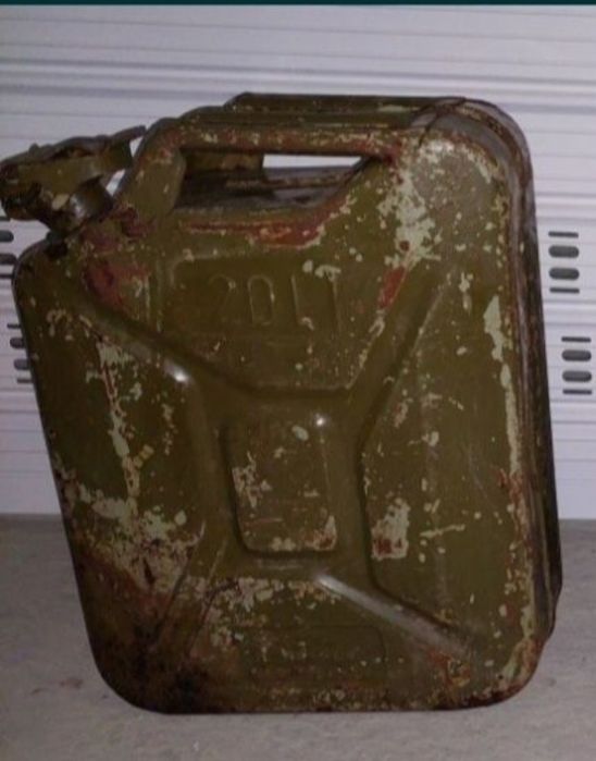 Туби за гориво ретро