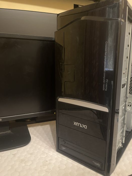 Компютър Delux и монитор LG