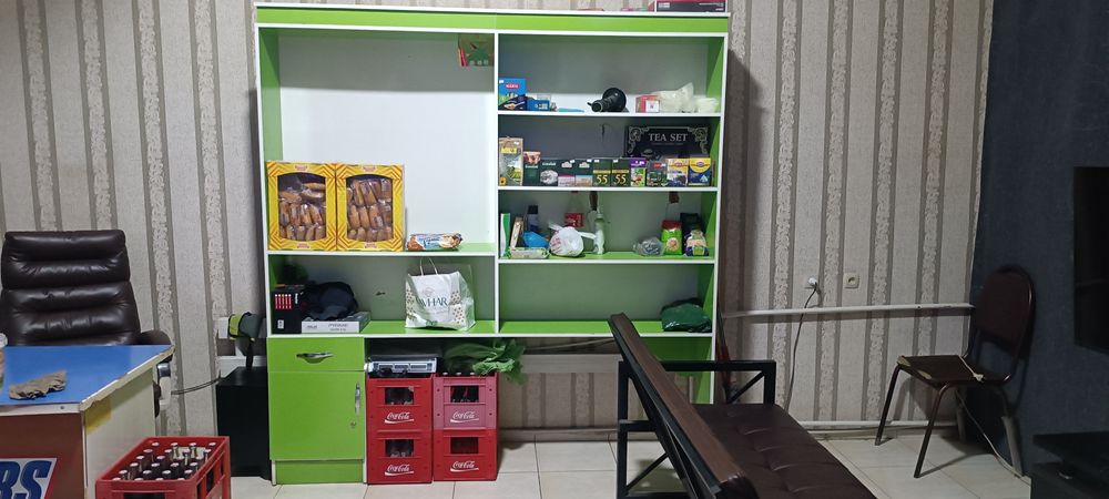 Dukon uchun mebel sotiladi
