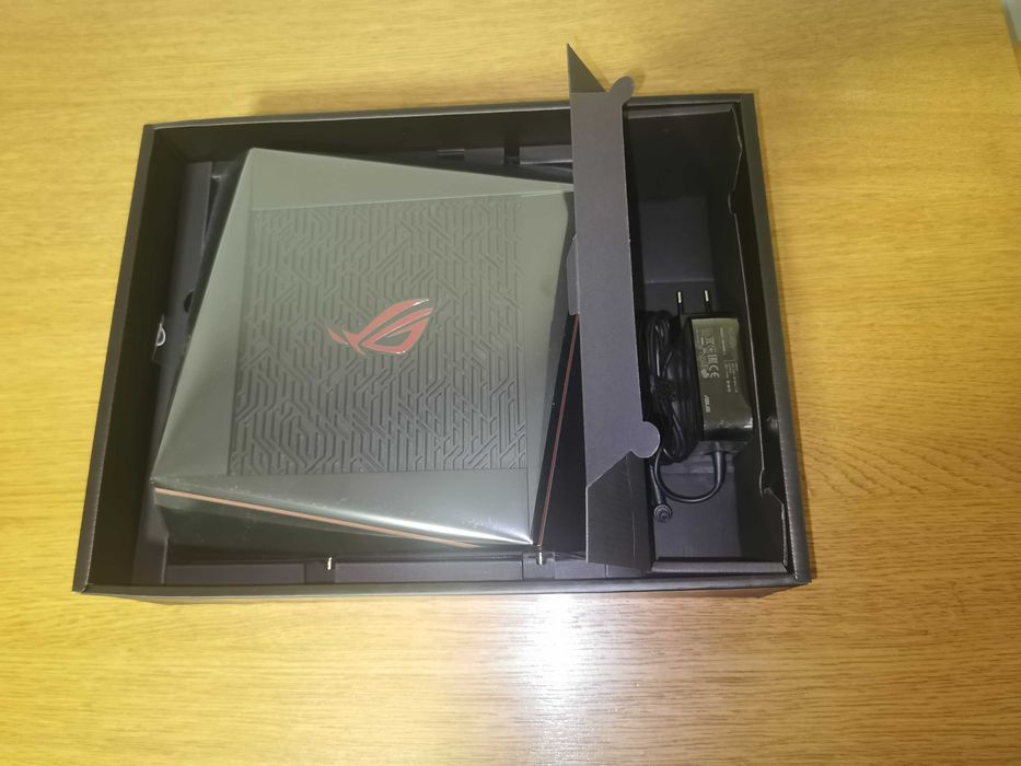 Router Asus ROG Rapture GT-AC5300,Tri-Band, Gigabit, AiMesh, 2 porturi