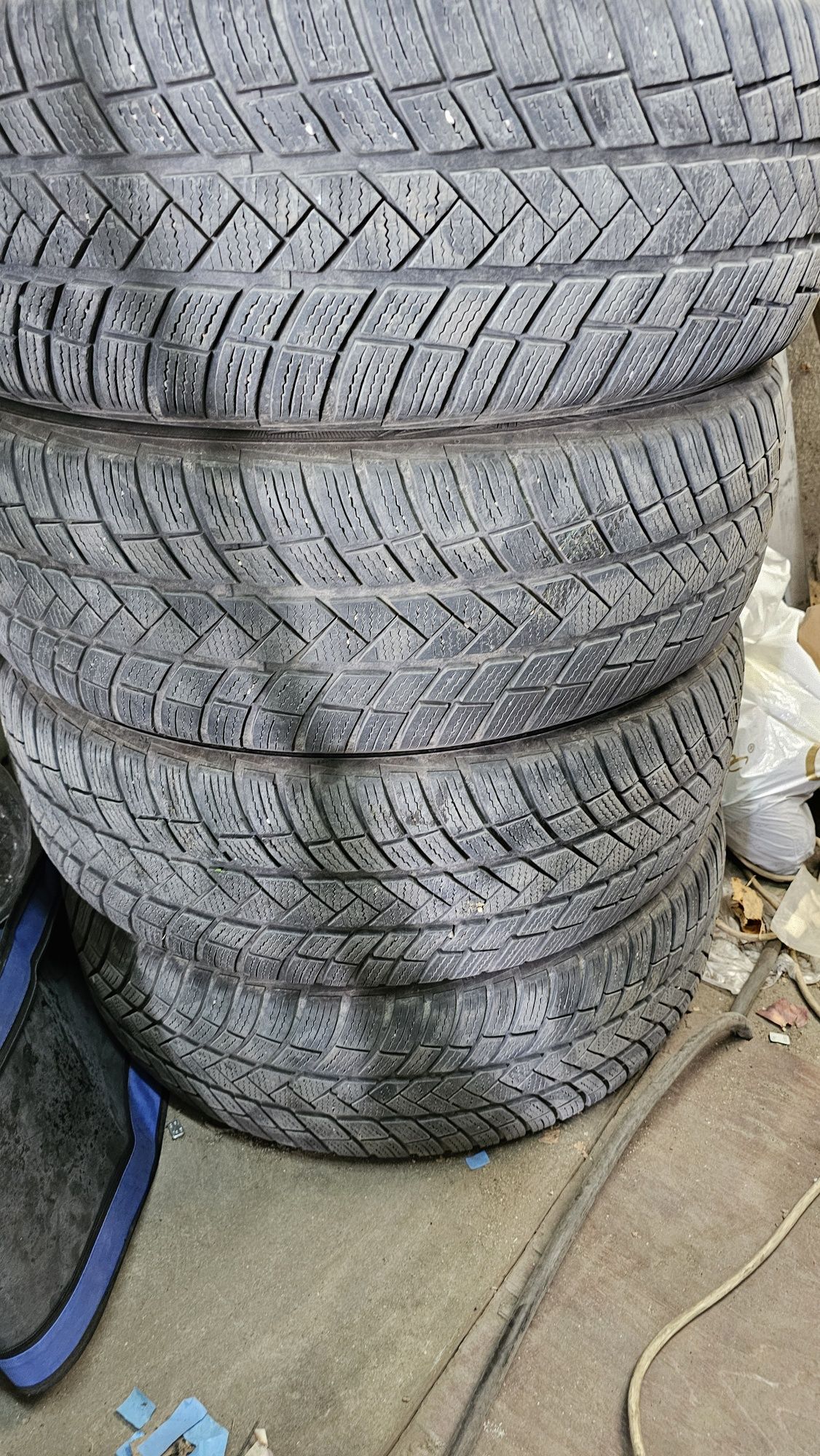225 60 R 18 104V M+S 4бр. Зимни гуми