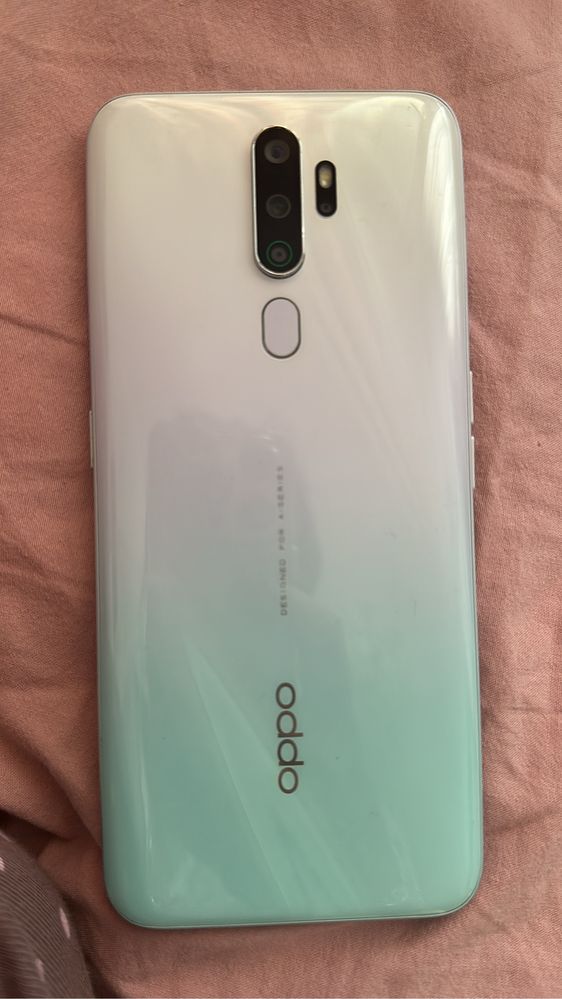 Сотовый телефон Oppo 2020