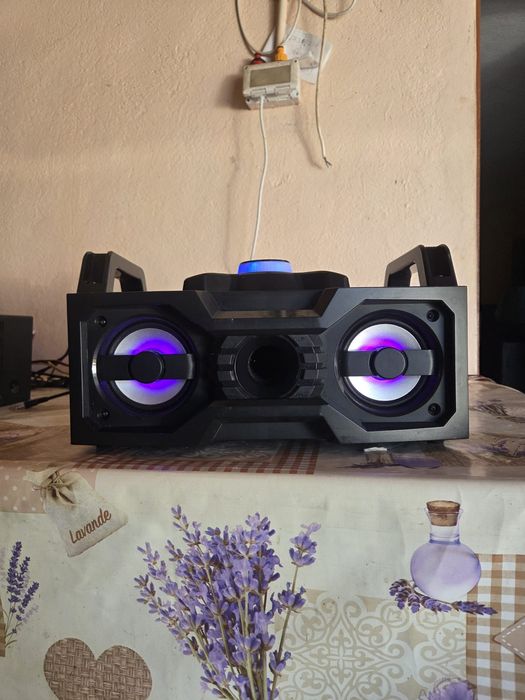 Vând boxă cu Bluetooth