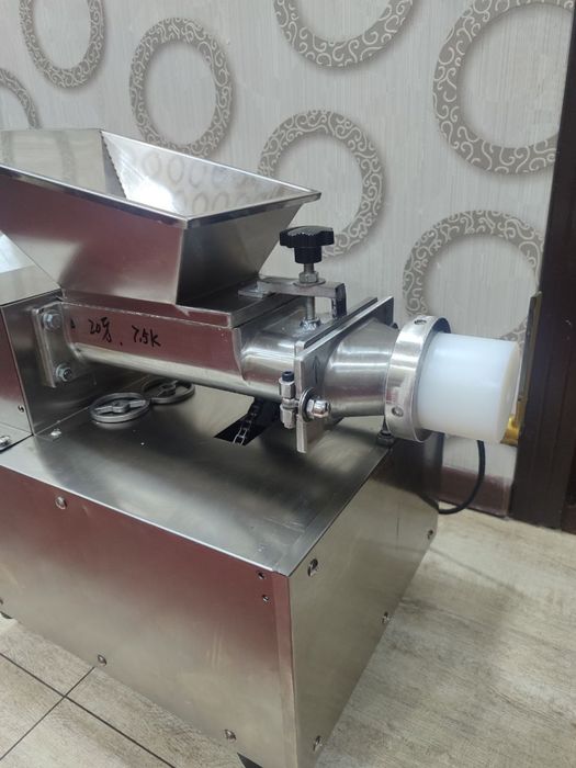 Xamir aparat srochna sotiladi