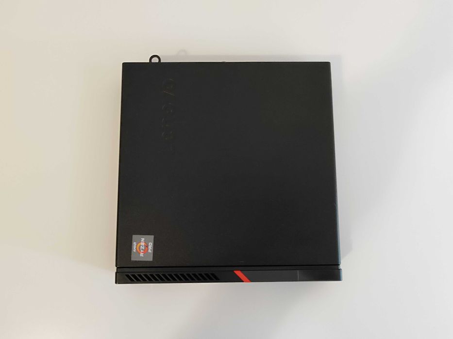 Lenovo ThinkCentre M715q Tiny Desktop AMD Ryzen 5 PRO 2400GE/256GB/8GB