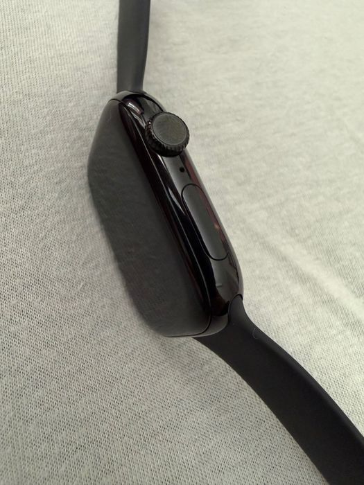 Продавам Apple Watch 10 46mm Jet Black