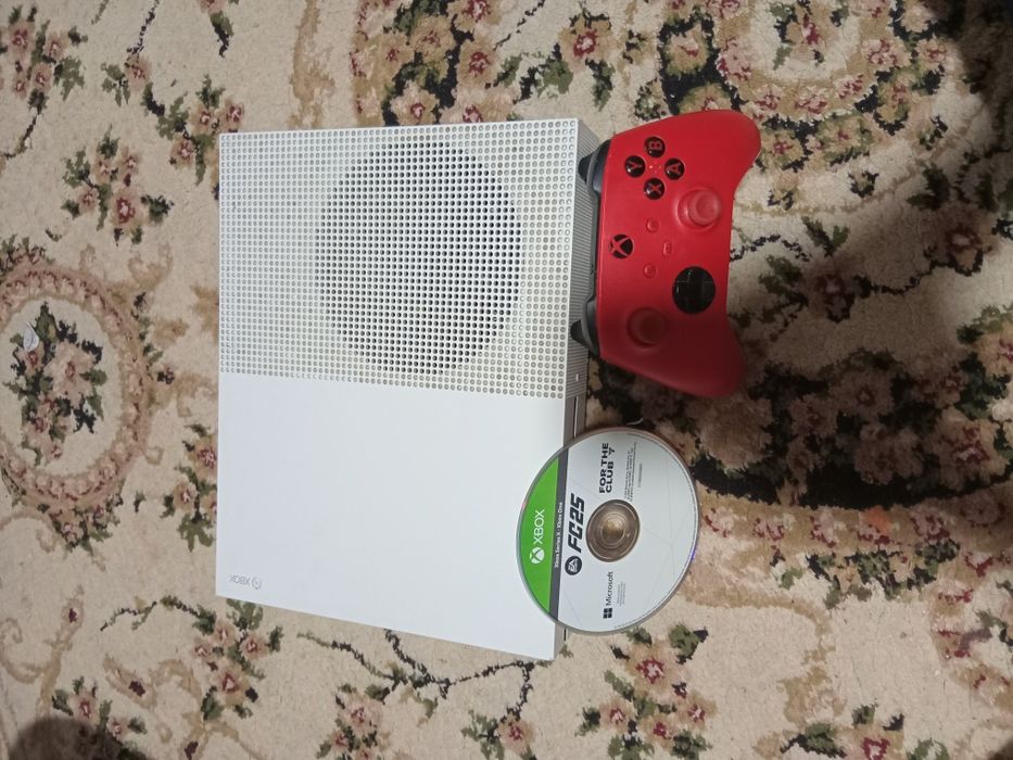 Xbox one s cu o maneta