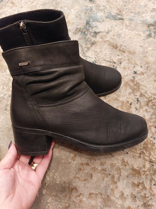 Ghete Lasocki piele naturala mărime 38.