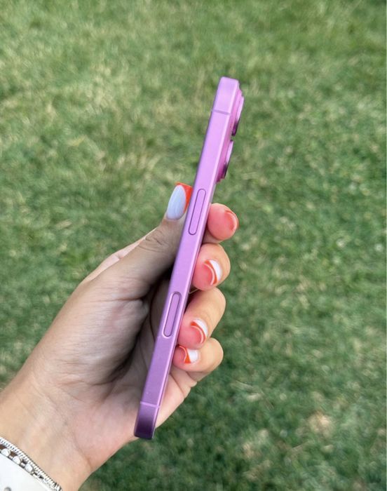 Vand Iphone 16 Roz 128 GB stare impecabila