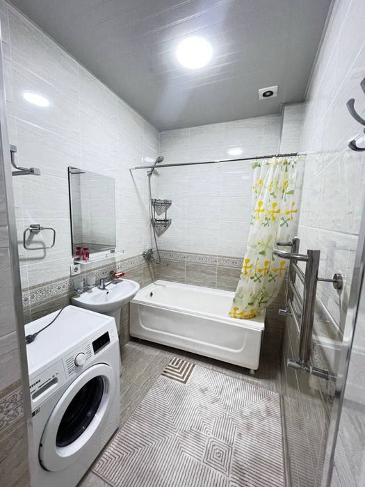 Продается квартира на Чиланзарском районе 3/7/9 100 м2