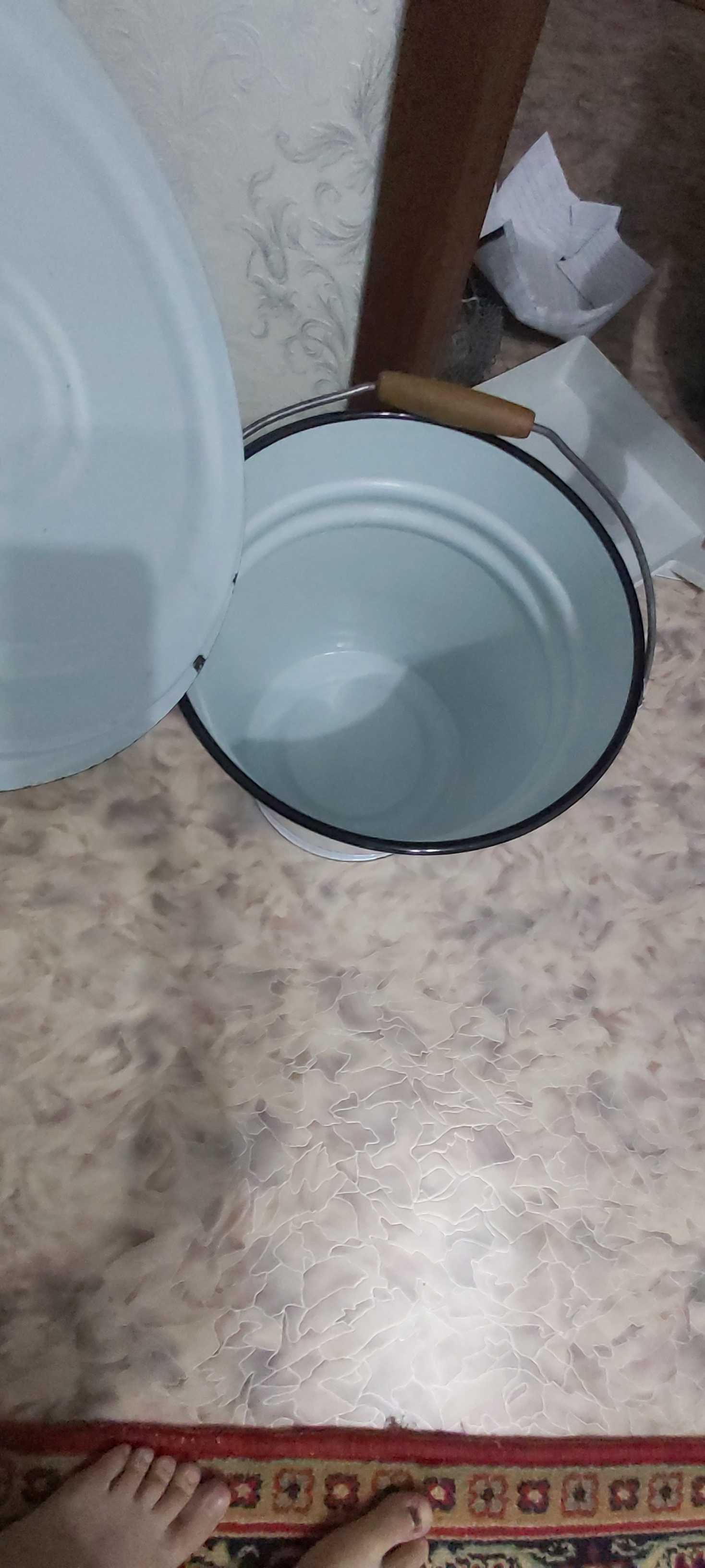 Продам эмалированное ведро
