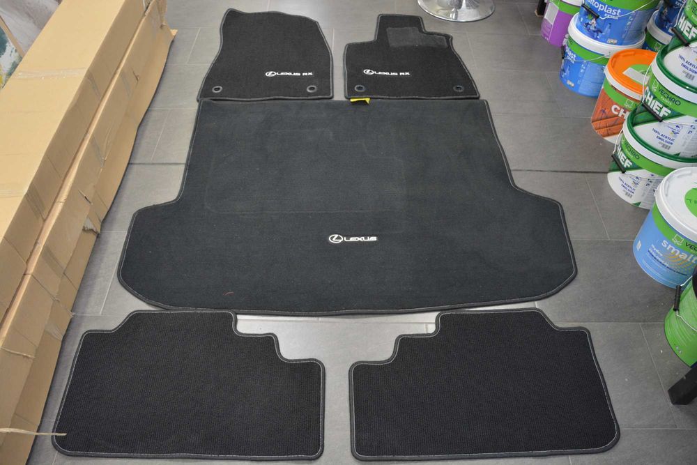 Оригинални стелки за Lexus