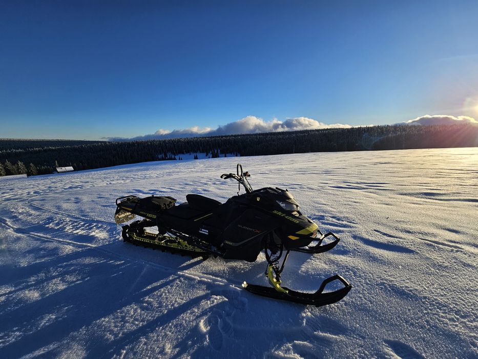 Snowmobil Can Accept Schimb