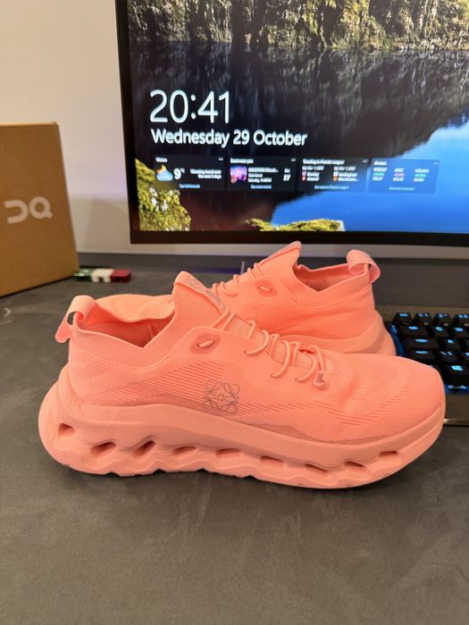 On Running x LOEWE Cloudtilt Wild Rose