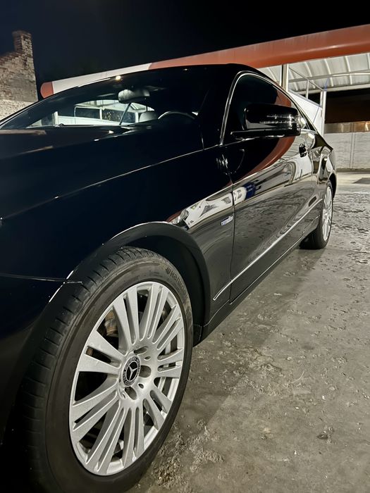 Mercedes E 200 CGI coupe