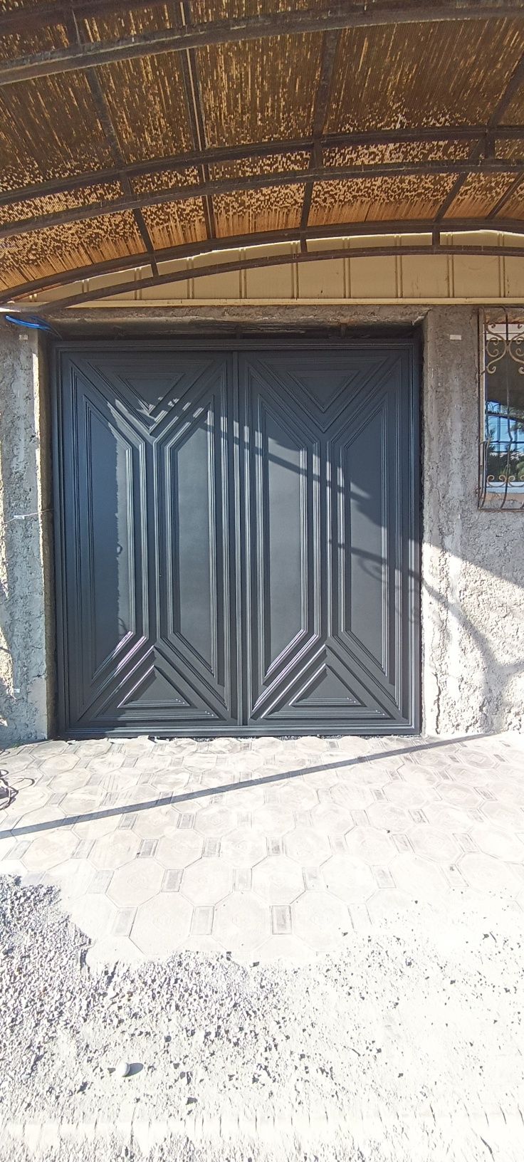 Darvoza ustanovka