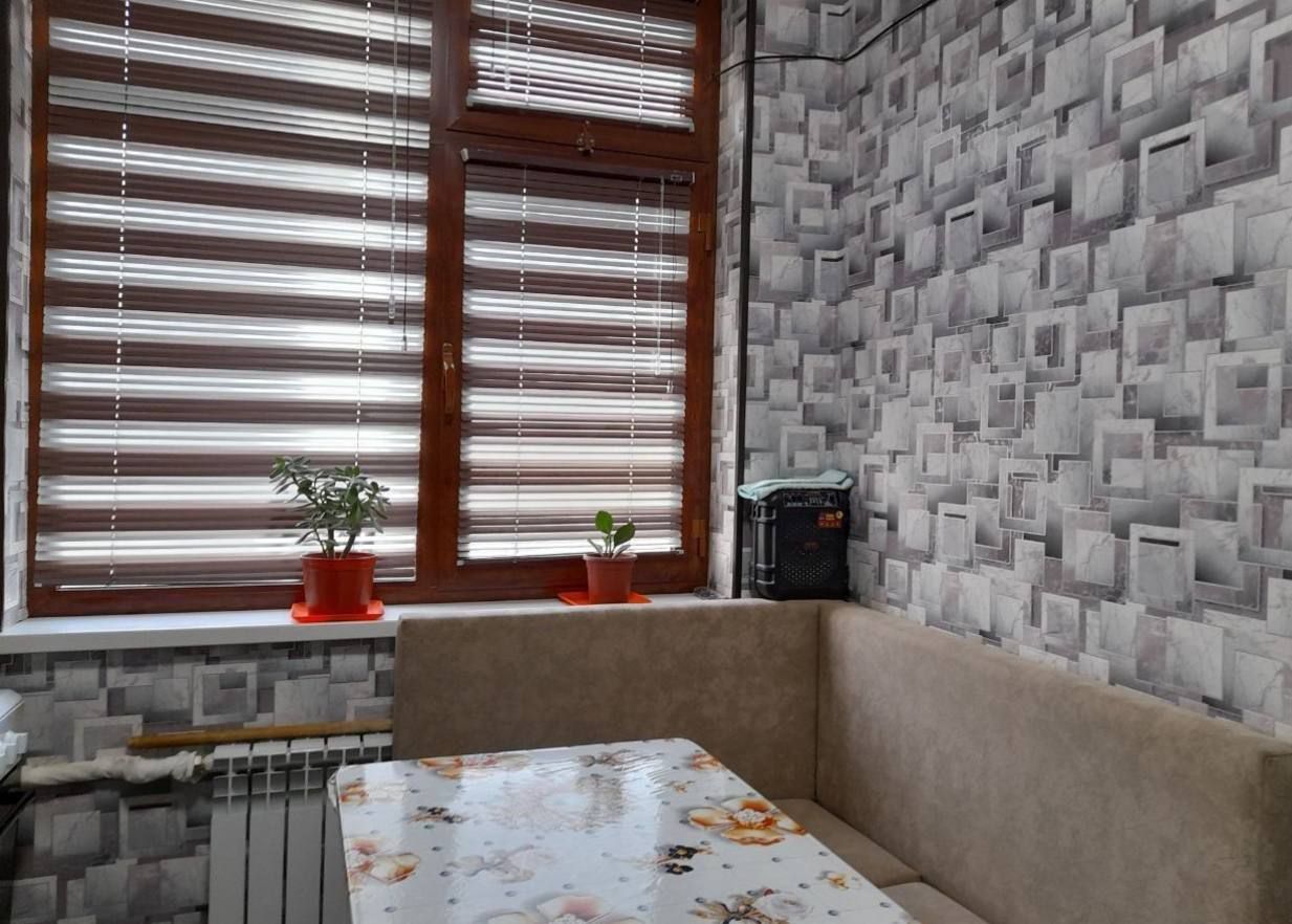 2 xonalik kvartira sotiladi