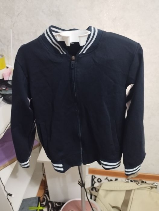 Отдам 8 лет размер 140