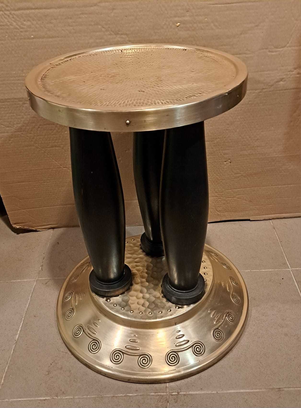 Masă antică de cafea