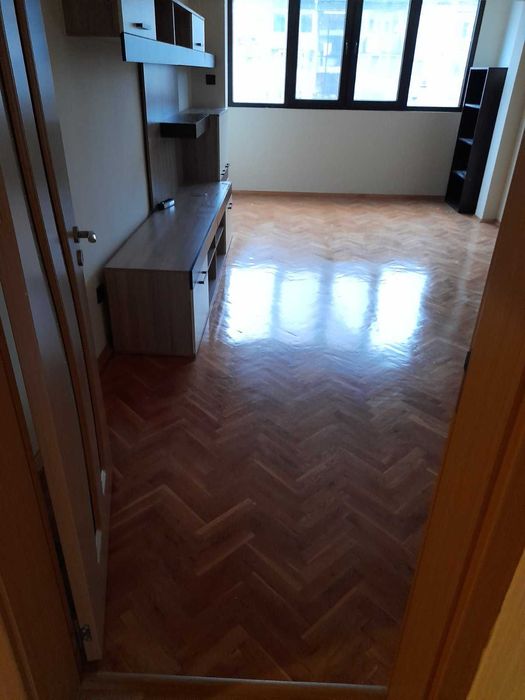 Дава се под наем Двустаен апартамент в Бургас, Славейков - 65 кв.м за 200 € - Снимка #2