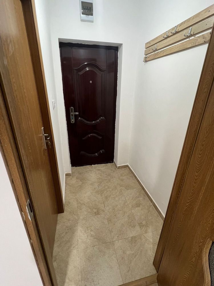 Închiriez garsonieră