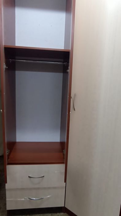 Угловой шкаф в отличном состоянии