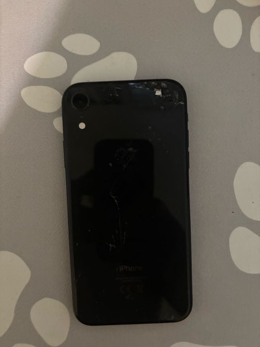 Продаю Iphone XR 64гб