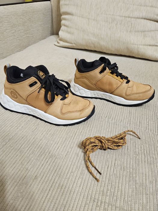 Детски обувки. Timberland - 37 номер. Okaidi - 37 номер.