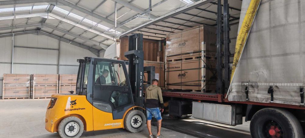 De Închiriat stivuitoare | Inchiriere stivuitor electric sau diesel