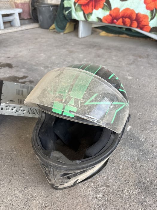 Каска мопед мотициклге сатылады