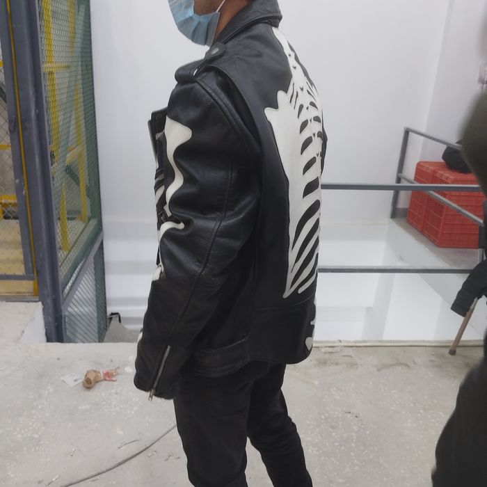 Куртка кожанная байкерская