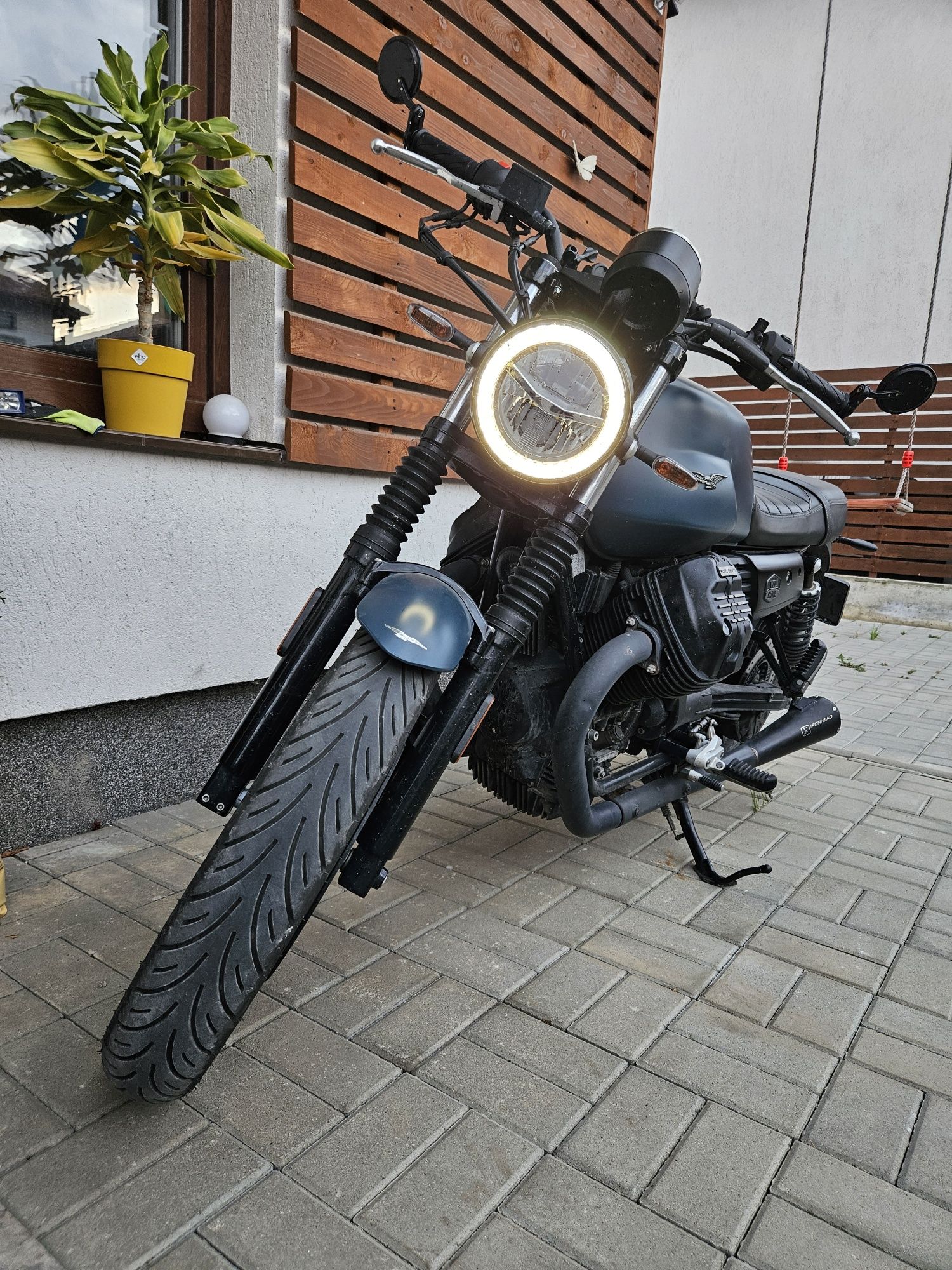 Moto Guzzi V7 Stone III