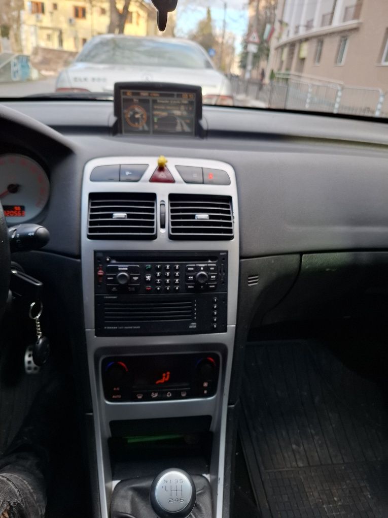 Продавам Пежо 307sw