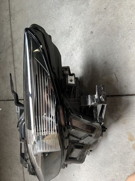 Far stanga MAZDA 3 - cod BCPW 51 040H