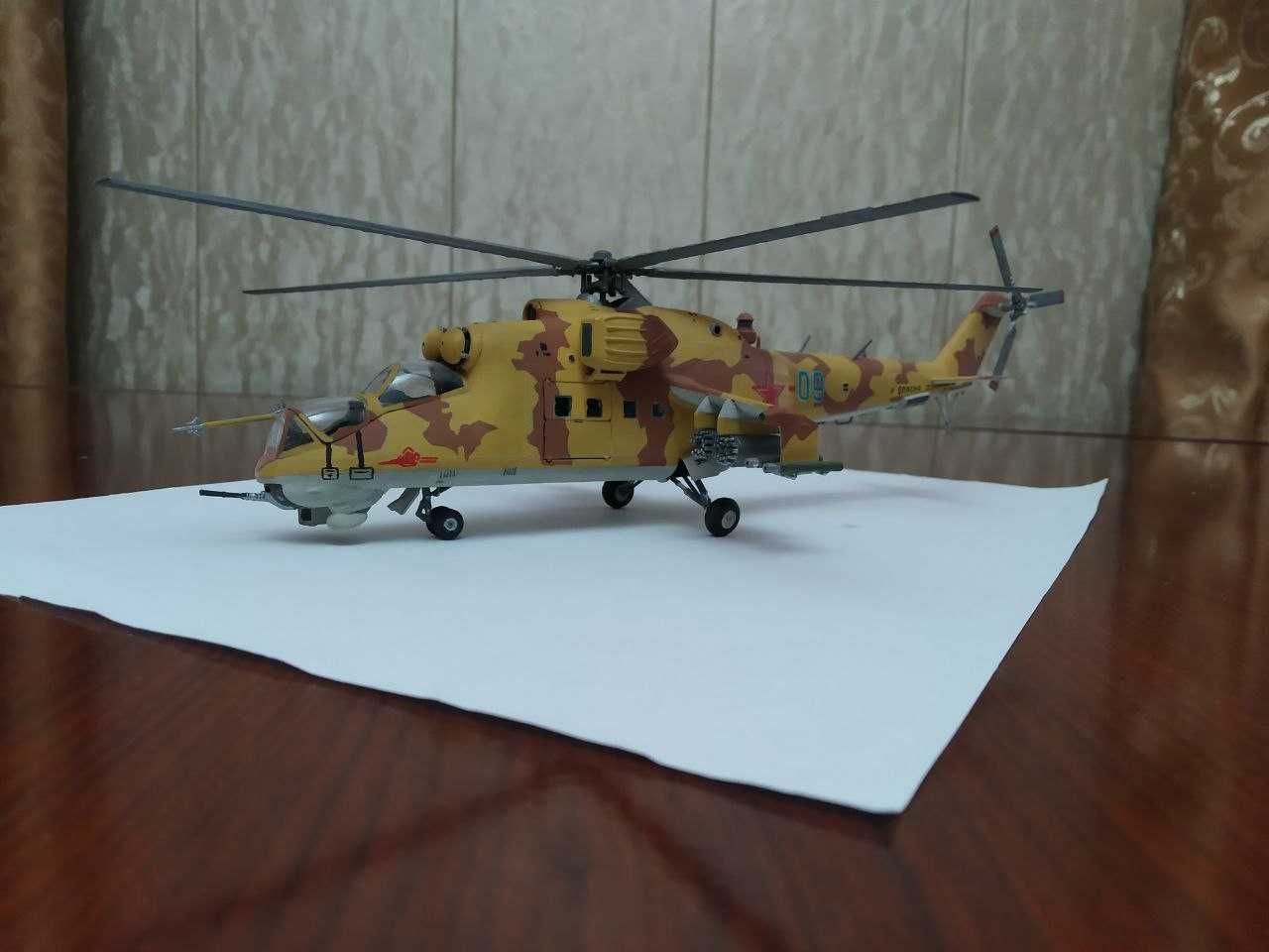 Модель сборная. Тяжелый вертолет Ми-26  ( 1:72  )   И другие модели.