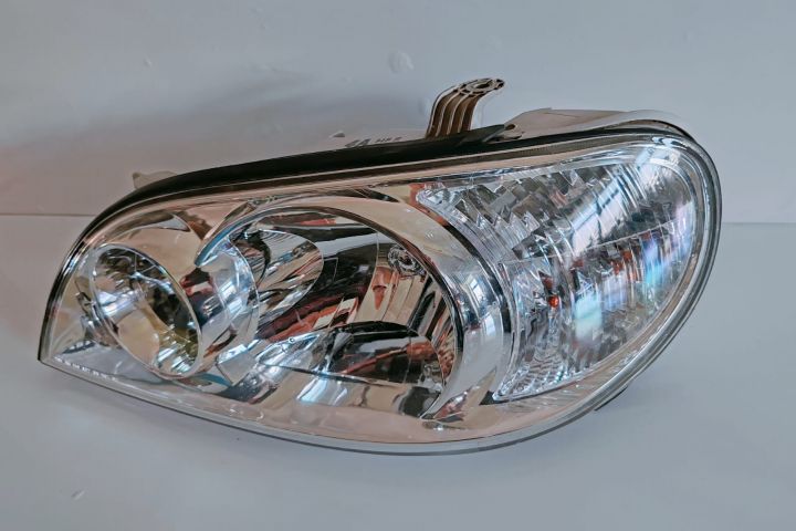 Far stanga  02A011a Kia Sedona prima generatie (facelift)