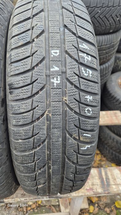 două cauciucuri; 175 70 14 de iarnă,m+s