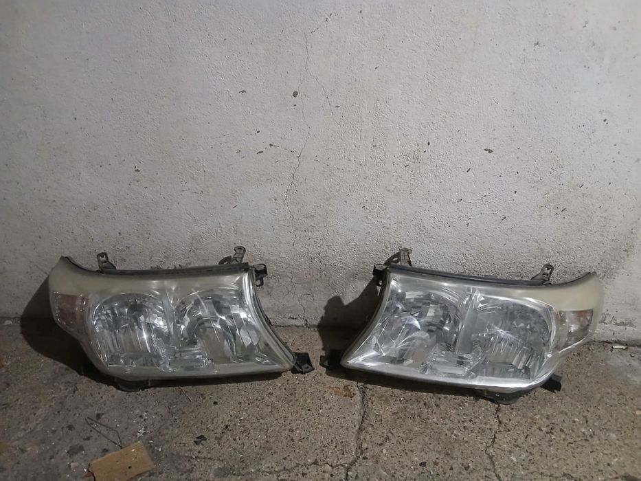 Фары от тайоты.