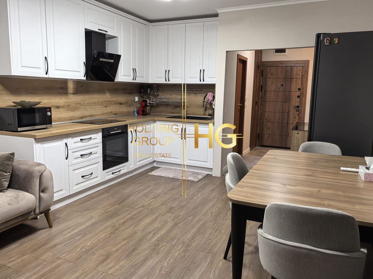 Продава се Тристаен апартамент в к.к. Златни пясъци - 98 кв.м за 1521 €/кв.м - Снимка #1
