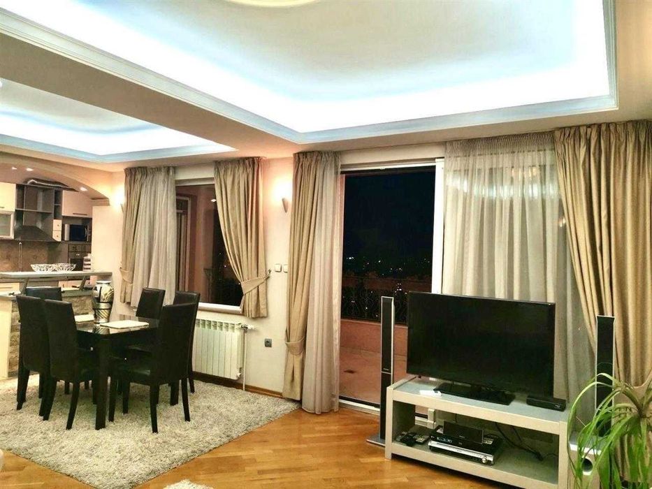 Дава се под наем Двустаен апартамент в Бургас, Изгрев - 53 кв.м за 219.3 € - Снимка #2