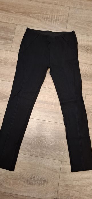 Pantaloni evazati elastici