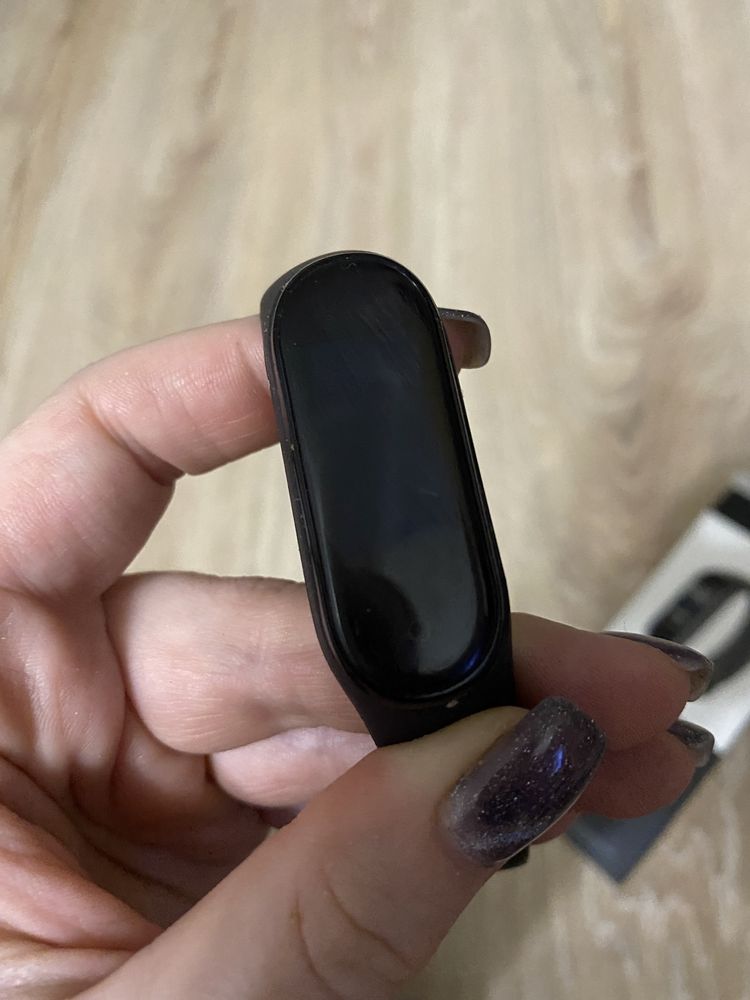 Продам Mi Band 4