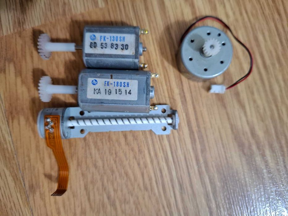 Motoraşe electronice si electrice de diferite marimi si voltaje.