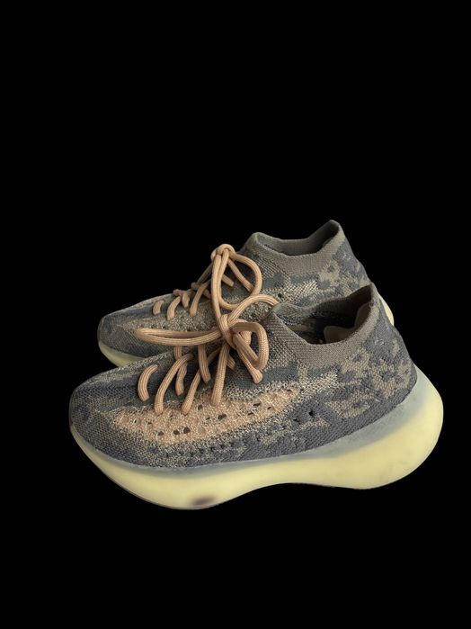 Маратонки ADIDAS Yeezy Boost 380