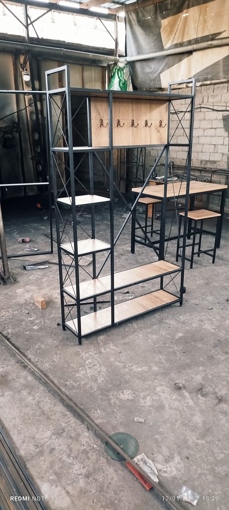 Loft mebellar loft veshilka