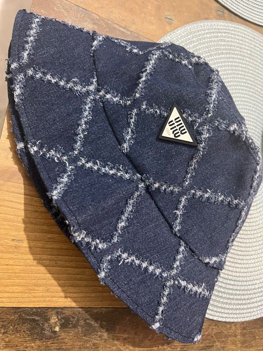 Модерни чисто нови  шапки