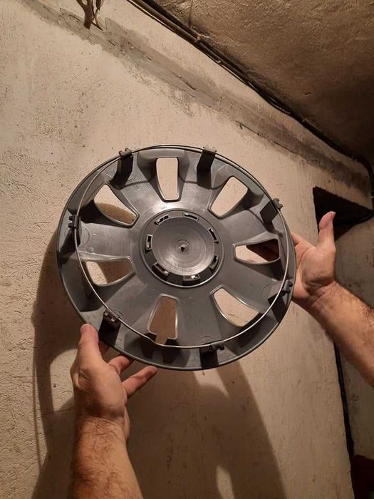 Много запазен автомобилен тас